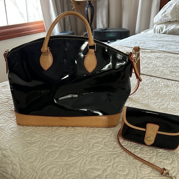Dooney & Bourke black patent bag and small case - Picture 2 of 9